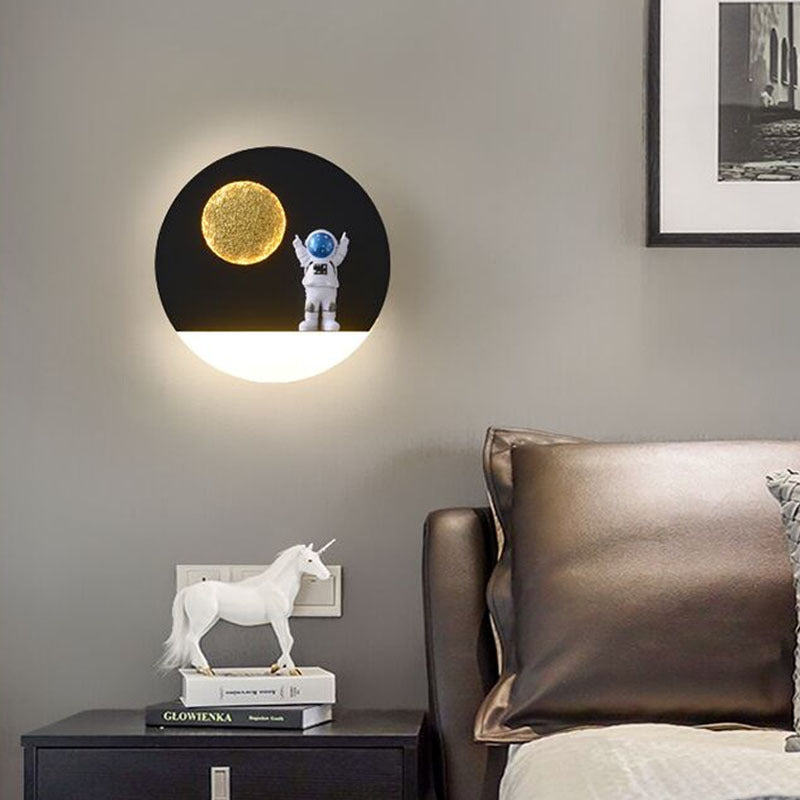 Bedroom Bedside Astronaut-shaped Shelf Wall Lamp / Circle black / Warm light